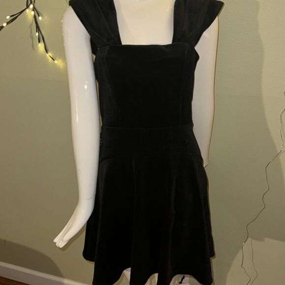EXPRESS Velvet Off The Shoulder Mini Fit And Flare Dress - Picture 5 of 8